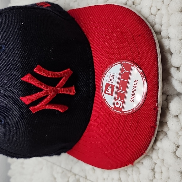 🔥NEW YORK YANKEES🔥  DISTRESSED *59 FIFTY ×GENUINE MLB× HAT *ONE SIZE FITS ALL* - Picture 3 of 16